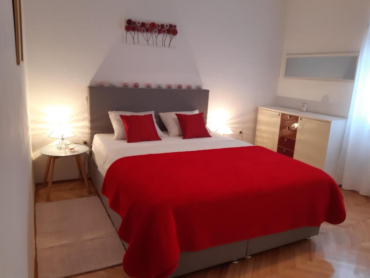 Apartment Jardin With Free Cowered Parking Zadar Exterior photo