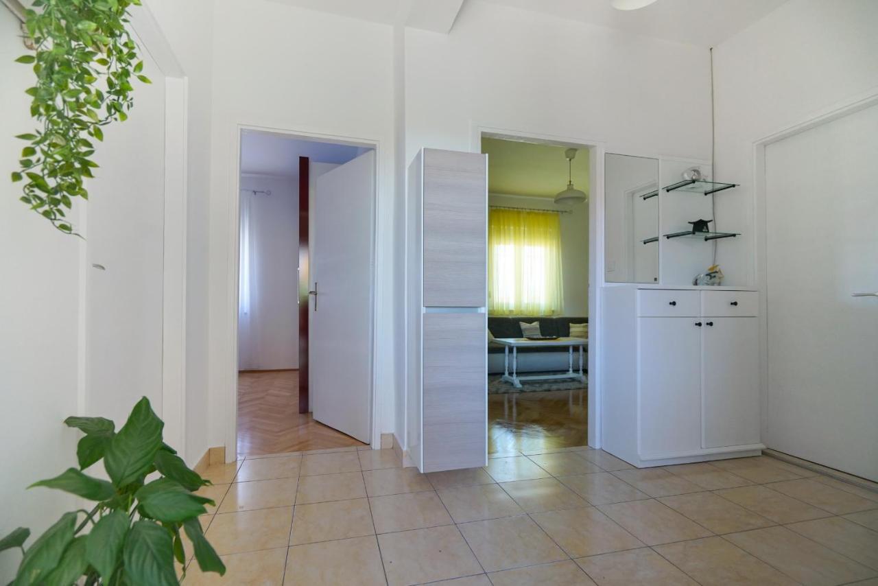 Apartment Jardin With Free Cowered Parking Zadar Exterior photo