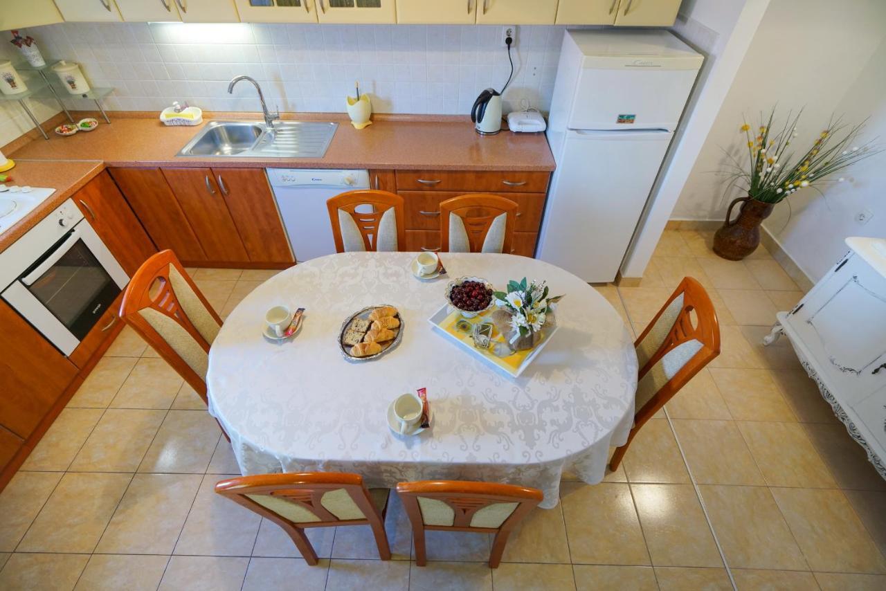 Apartment Jardin With Free Cowered Parking Zadar Exterior photo