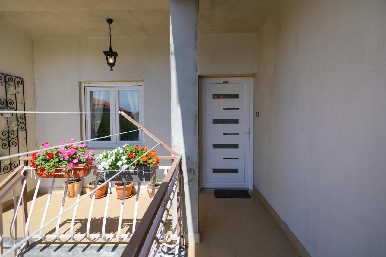 Apartment Jardin With Free Cowered Parking Zadar Exterior photo